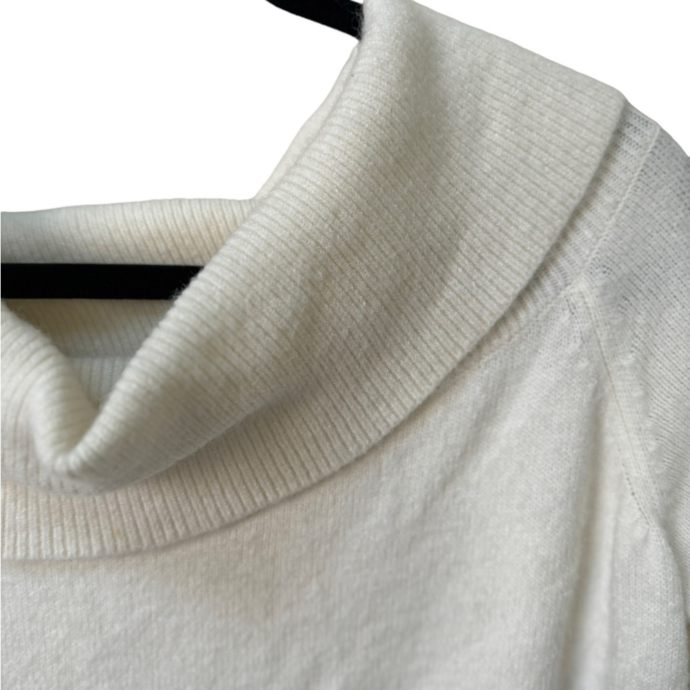 Anthropologie crème colored off shoulder sweater size large - Picture 3 of 6